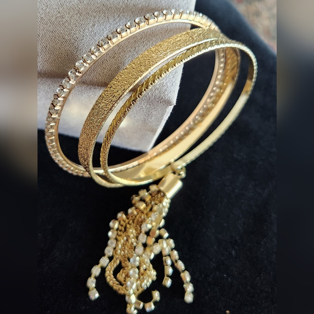 Elegant Gold Bangle Set with Tassel